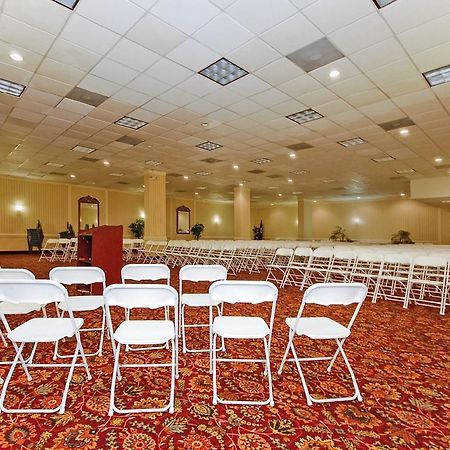 Quality Inn And Suites Conference Center 리치먼드 외부 사진