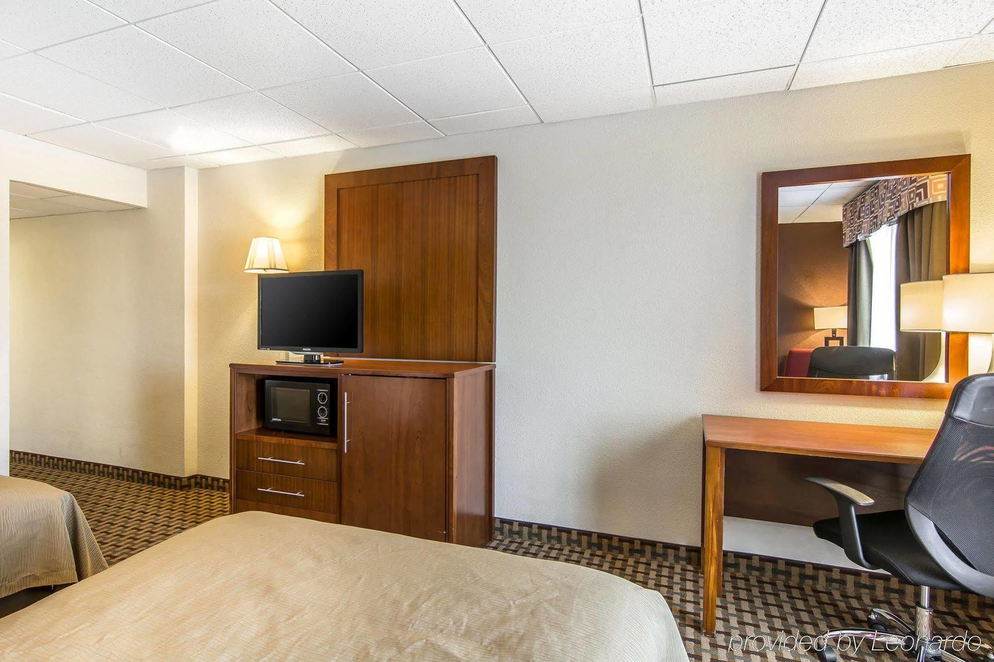 Quality Inn And Suites Conference Center 리치먼드 외부 사진