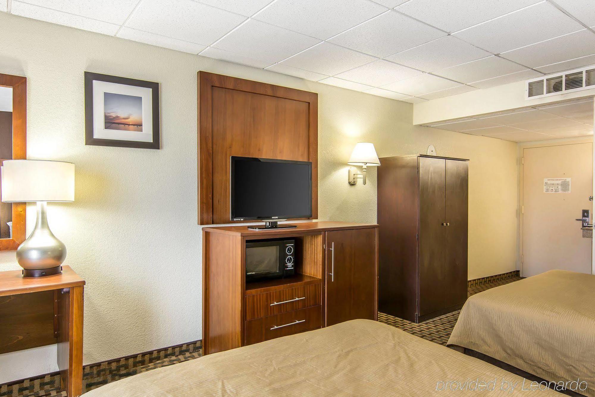 Quality Inn And Suites Conference Center 리치먼드 외부 사진