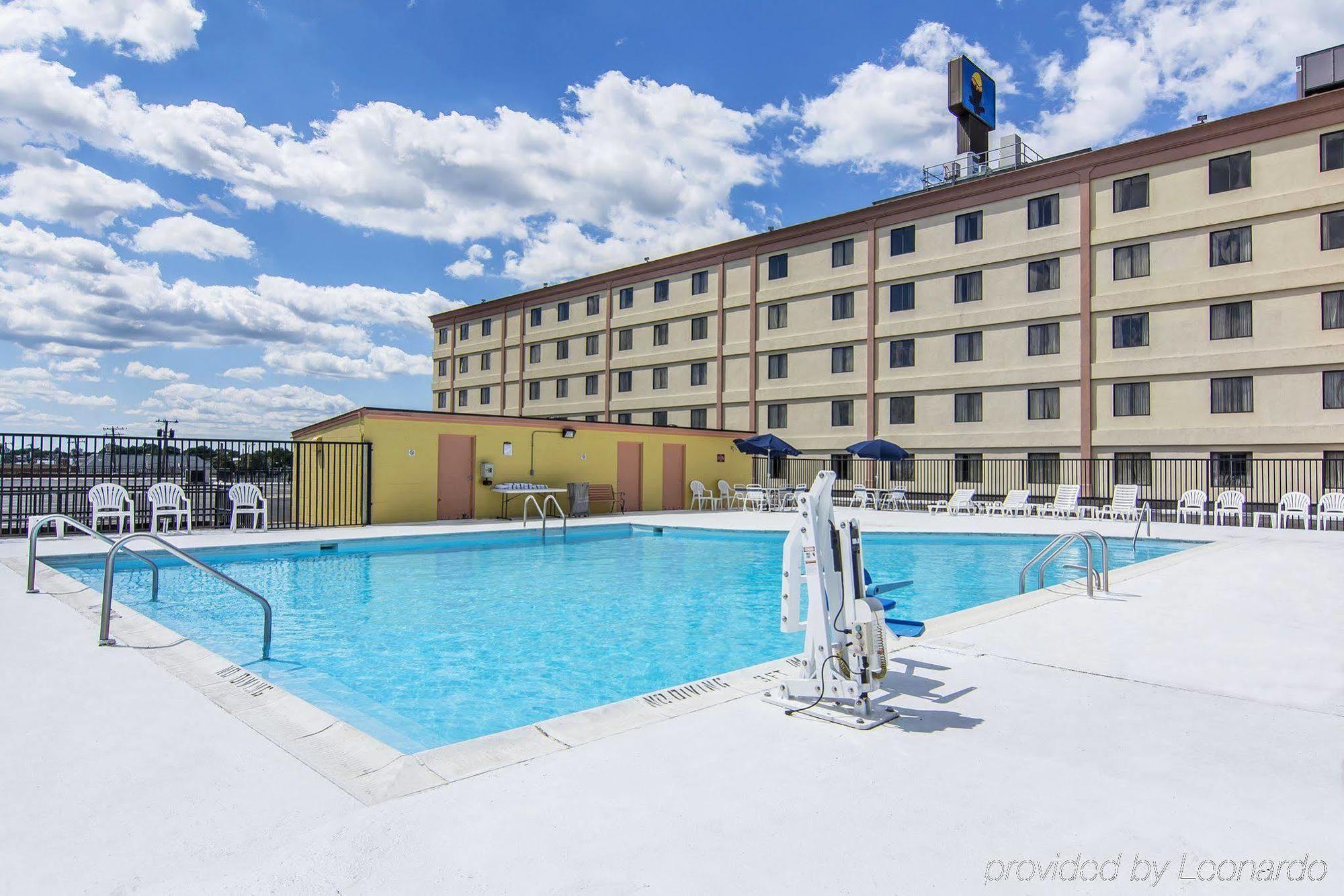 Quality Inn And Suites Conference Center 리치먼드 외부 사진